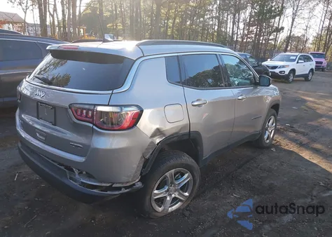 2024 Jeep Compass Latitude 4X4 from USA, damaged, VIN 3C4NJDBN1RT607043